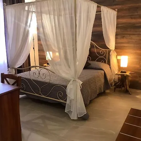 לינה וארוחת בוקר Ghe Pensu Mi טויראנו